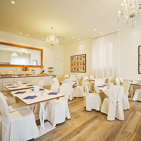 Hotel Italia 3*