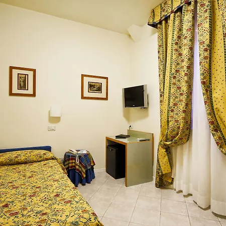 Hotel Italia 3*