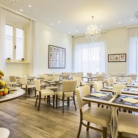 Italia Hotel 3*