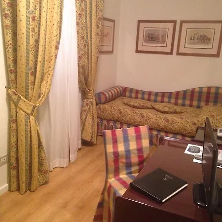 Italia Hotell 3*