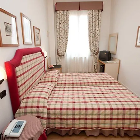 Szálloda Italia 3*